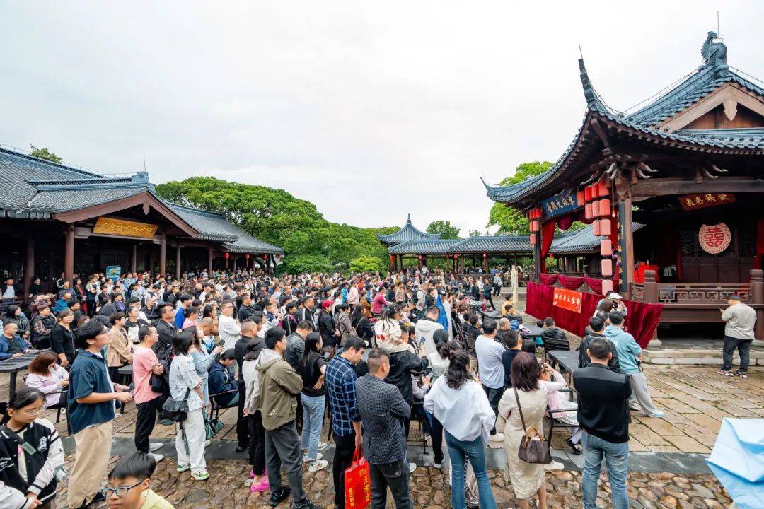 关于温州市龙湾区文化和广电旅游体育局2024年图书馆及城市书房服务外包