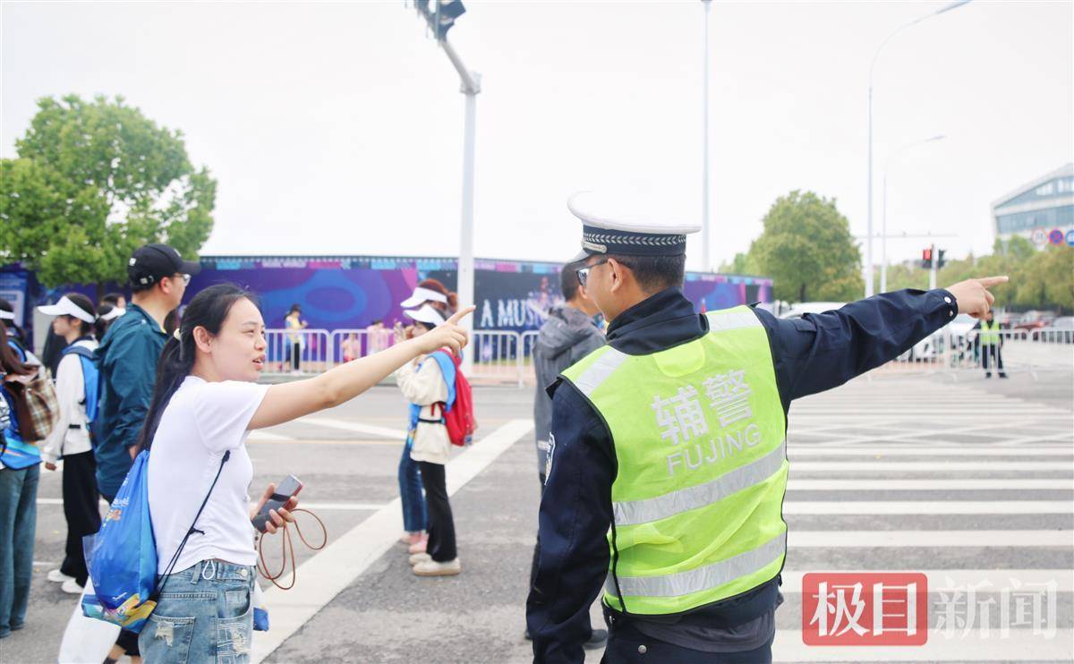 武汉男子旅游遇“航班故障”，轻信“客服”被骗万元：感觉自己的信息骗子都知道……