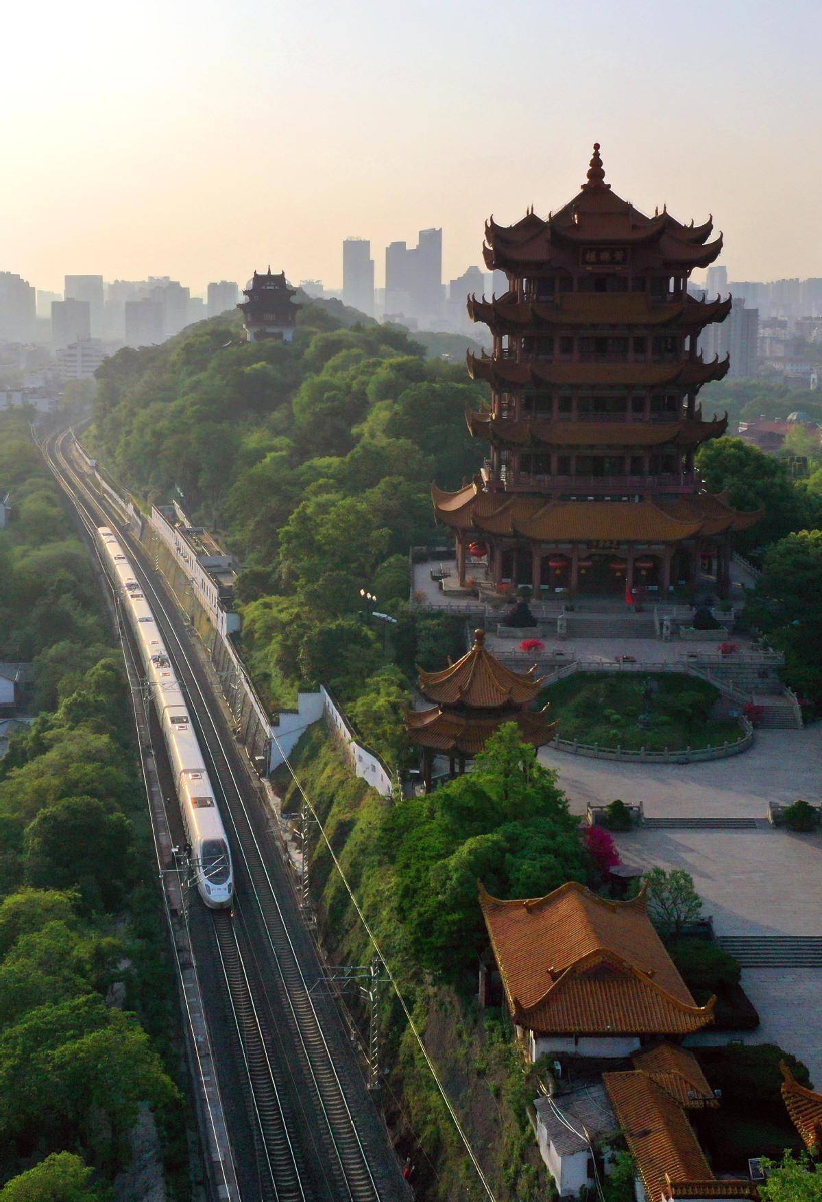 啪啪森林舞会-武汉去青海旅游怎么玩？青海七天旅游攻略，看完分享