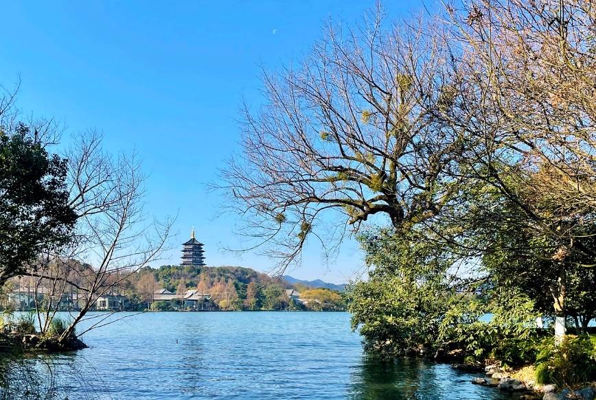 二人打扑克真人版-放假去杭州旅游旅游跟团游怎么选，不可错过景点