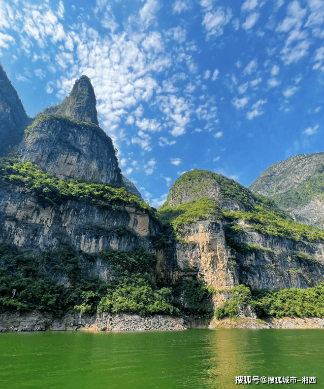 赌博彩票下载-去重庆旅游六天省心又省钱的行程，武隆仙女山6天旅游导游费用