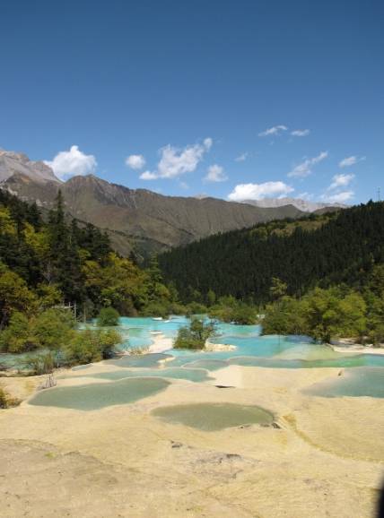 放假去四川旅游旅游报团多少钱，吃喝玩乐全掌握