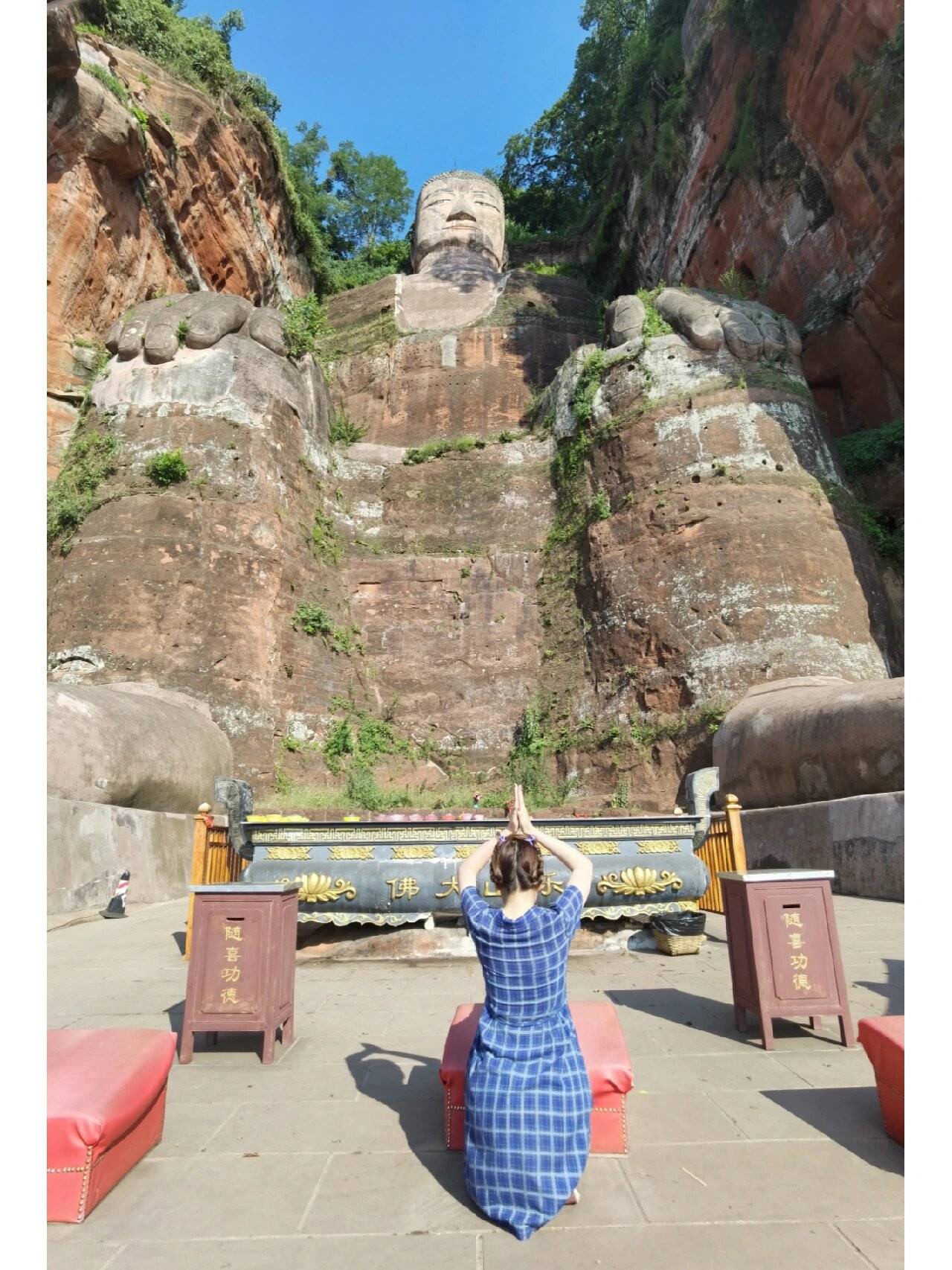 盛世集团彩票平台-四川旅游纯玩团八天，领略四川美景，感受四川风情！