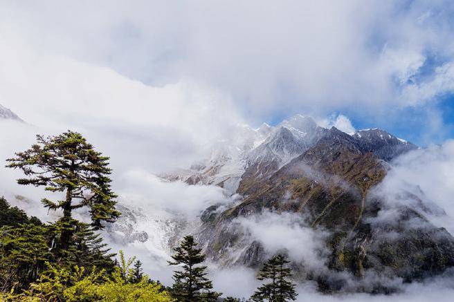 几月份去四川旅游合适？乌鲁木齐去四川阿坝州旅游6天要多少钱