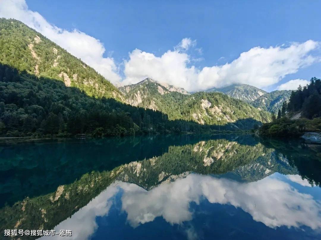 到四川旅游旅游报团多少钱，新手旅行的必看攻略