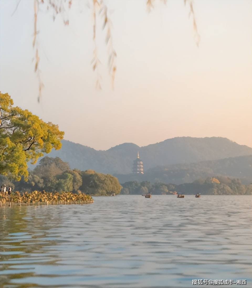 杭州西湖双飞跟团4天3晚旅游攻略与报价，杭州西湖纯玩四日游多少钱