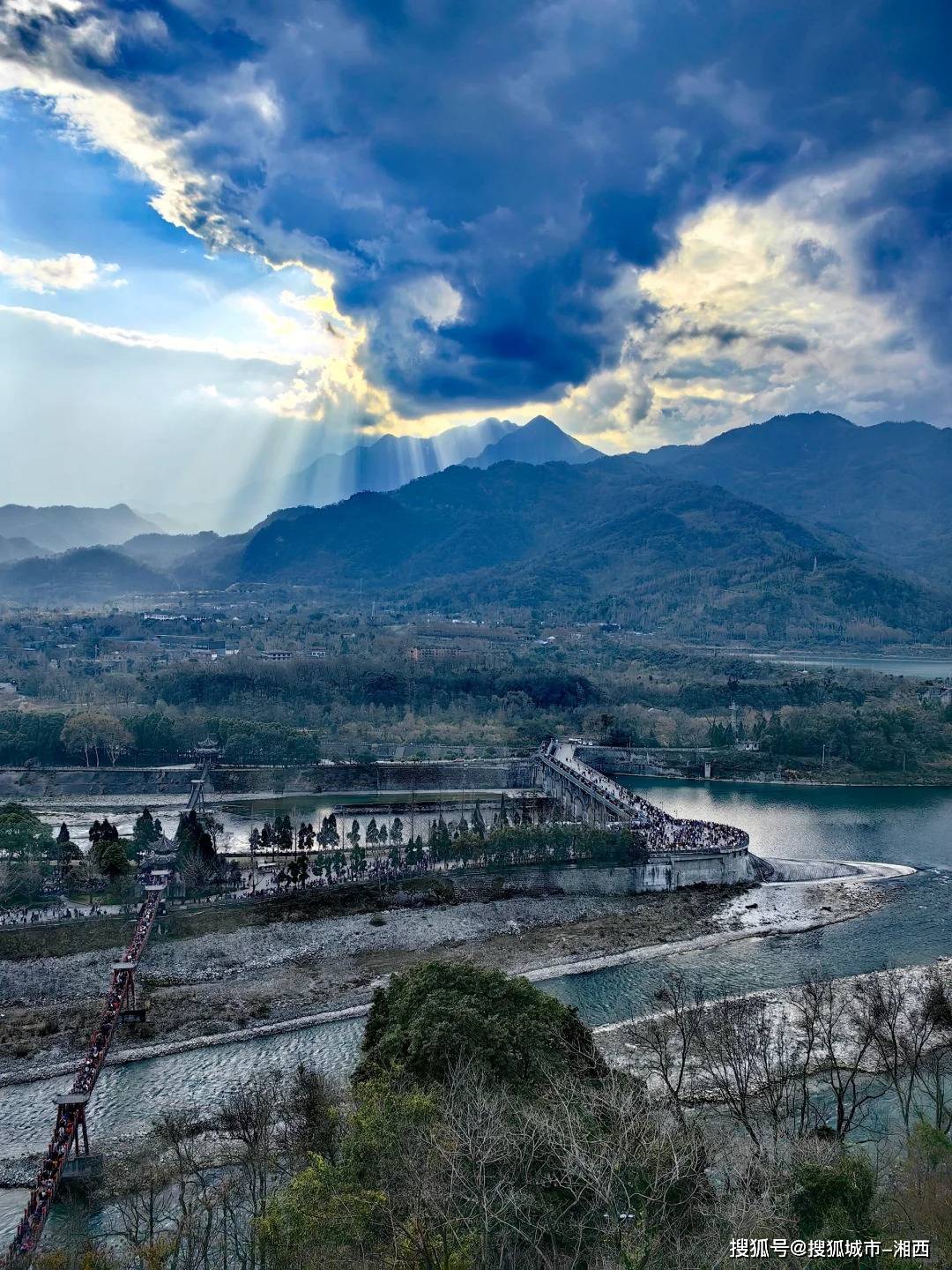 假期去四川旅游知名好评导游怎么找，4天3晚游怎么安排